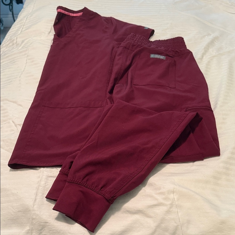 MedCouture Womens Scrub Set, "Wine"